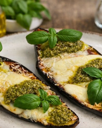 ЗАПЕЧЕНИ ПАТЛИЏАН СА СИРОМ ИЗ РЕРНЕ: Нискокалорично јело у италијанском стилу