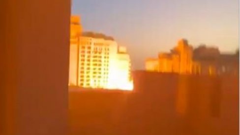 PROJEKTILI PADAJU NA DUBAI: Pogledajte neverovatan snimak, snažna eksplozija (VIDEO)