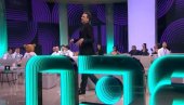 УСРЕД ФИНАЛА ПЗЕ: Нешто пукло у студију, водитељ хитро реаговао