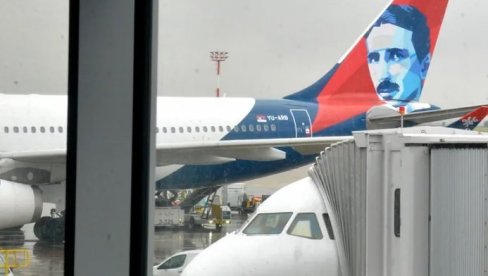 DRŽAVA BRINE ZA SVOJ NAROD! Poleteo avion Er Srbije u Dubai po naše građane - obratio se kapetan