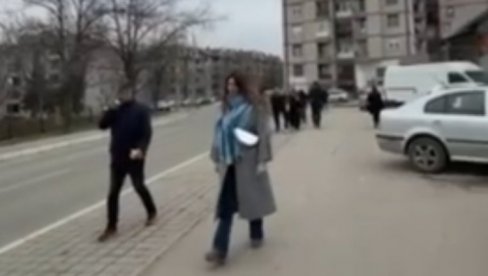 БЛОКАДЕРИ У БОРУ ТВРДИЛИ ДА КОСОВО НИЈЕ СРБИЈА Народ им поручио - Срам вас било! (ВИДЕО)