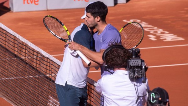 СЛАВНИ ТЕНИСЕР ЗАТОЧЕН У АМЕРИЧКОЈ БАЗИ! Мајка закукала: Не знам како...