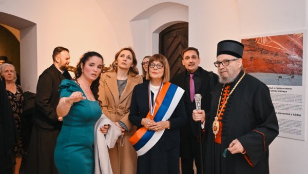 „ИСКРЕ СЈАЈА ИЗ ПЕПЕЛА“: Изложба о рестаурацији и конзервацији иконостаса СПЦ Успења Пресвете Богородице у Чакову