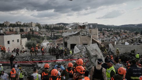 DESETINE NEVINE DECE SU UBIJENE, OVO NEĆE OSTATI BEZ ODGOVORA U napadu na školu u Iranu skoro 150 mrtvih
