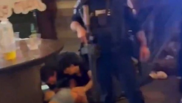 МАСОВНА ПУЦЊАВА У ТЕКСАСУ: Убијено троје људи и најмање 14 рањено (ВИДЕО)