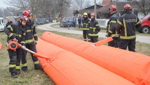 SPREMNI ZA NEPOGODE: Vežbom na Ibru u Kraljevu obeležen Međunarodni Dan civlne zaštite