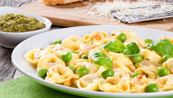 НЕОДОЉИВА ТЕСТЕНИНА СА ГРАШКОМ: Кремасте тортелине