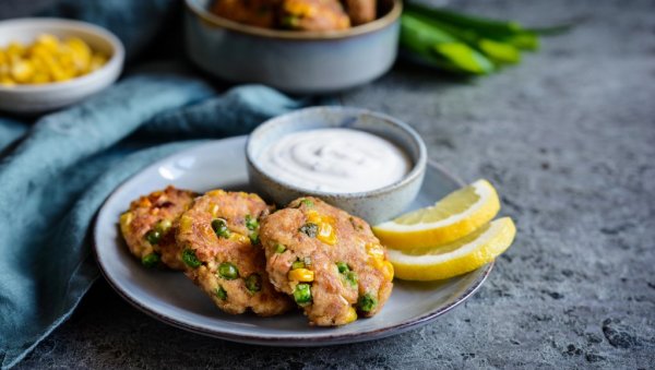 СА ГРАШКОМ И КУКУРУЗОМ: Крокети од туне, идеални за време поста