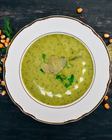 ЗЕЛЕНА И КРЕМАСТА: Чорба са тиквицама