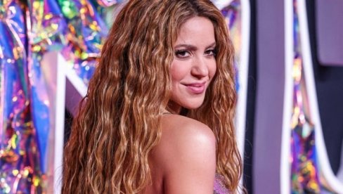 ZA NJIM LUDE SVE ŽENE NA PLANETI: Šakira u vezi sa 15 godina mlađim glumcem? (FOTO)