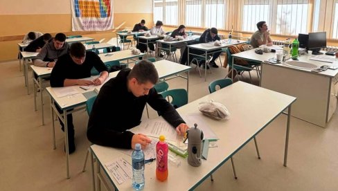 ГЕРМАН И ВУК НАЈБОЉИ: Параћинским гимназијалцима прва места на Окружном такмичењу