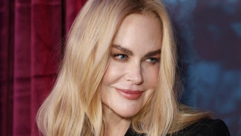 НИКОЛ КИДМАН У ШАНЕЛУ ЈЕ УВЕК ДОБИТНА КОМБИНАЦИЈА: Прелепа глумица својим стајлингом заголицала машту (ФОТО)