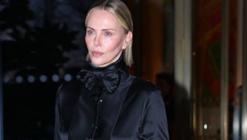 НАЈСЕКСЕПИЛНИЈА ГЛУМИЦА ДАНАШЊИЦЕ ЗАПАЛИЛА ПАРИЗ: Појавила се у дугачком црном плашту, а испод њега - халтери!