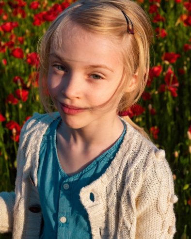 ХВАЛИТЕ ПРОЦЕС, А НЕ ОСОБИНУ: Једна реченица која може да промени начин на који дете види себе