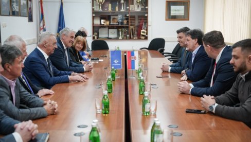 ГАШИЋ ПОСЕТИО ПРВИ ПАРТИЗАН“ У УЖИЦУ: Људи су темељ наше одбрамбене индустрије