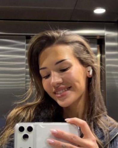 ЕРА ДЕБЕЛИХ И ЗАЧЕШЉАНИХ ОБРВА ЈЕ ГОТОВА: Нови тренд залудео жене, лице овако изгледа млађе и затегнутије (ФОТО)