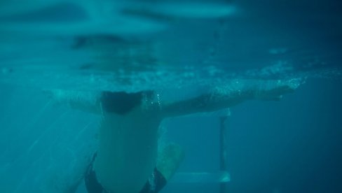 ДЕЧАК СЕ ДАВИО У БАЗЕНУ У НИШУ И НИКОГ НИЈЕ БИЛО ДА МУ ПОМОГНЕ: Познато ко је све одговоран