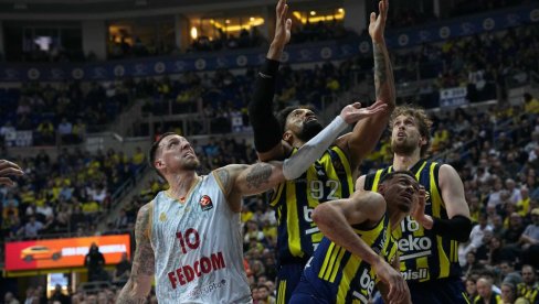 MONAKU OPASNO VISI PLEJ-IN: Fenerbahče razbio Kneževe i produžio mu agoniju