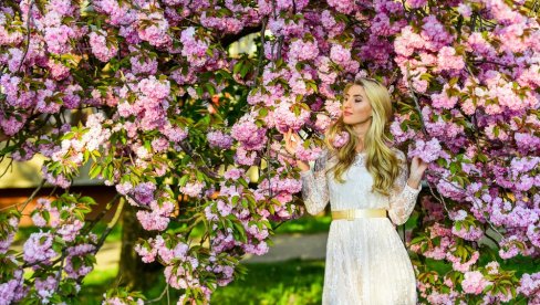 MODA ZA PROLEĆE 2026: Slavi lakoću, boje i lični stil