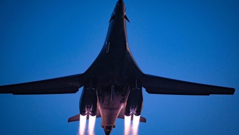 AMERIKANCI TEK SPREMAJU PAKAO ZA IRAN: Američki bombarder B-1 Lanser sleteo u britansku bazu