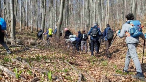 ЈАВОРАК“ ОБЕЛЕЖИО ЖЕНСКИ ПРАЗНИК: Планинари на обронцима Јужног кучаја (ФОТО)