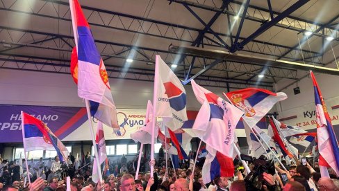 NAROD ČEKA PREDSEDNIKA VUČIĆA U SIVCU: Veliki broj građana pristigao na skup (FOTO/VIDEO)