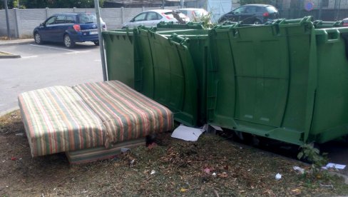 УПОЗОРЕЊЕ ГРАЂАНИМА КУЧЕВА: Кабасти отпад не одлагати поред контејнера