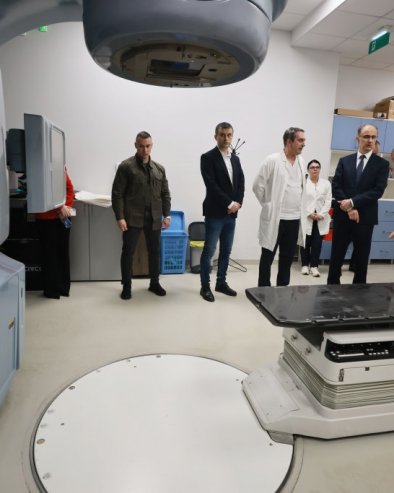 МАЦУТ У КЛАДОВУ: Важно је наставити са улагањима како би се унапредили капацитети болнице