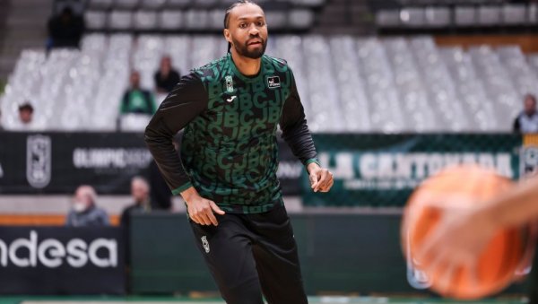 ГРОБАРИ ГЛЕДАЈУ И НЕ ВЕРУЈУ! Шта ово ради Џабари Паркер у Бадалони!?