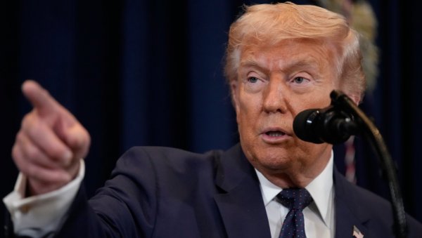 КАД БУДЕМ ЖЕЛЕО, ЗАВРШИЋЕ СЕ РАТ СА ИРАНОМ Трамп: Плаћају за 47 година смрти и разарања које су изазвали