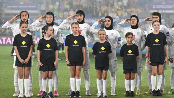 ПЛАНЕТА У НЕВЕРИЦИ: Иранске фудбалерке које су одбиле да певају химну - доживеле ШОКАНТНУ ствар