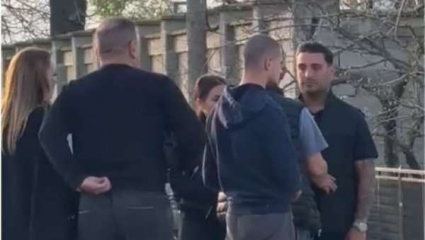 ЕСТРАДА У СУЗАМА: Ове певачице дошле да пруже подршку Дарку Лазићу у најтежим тренуцима (ФОТО)