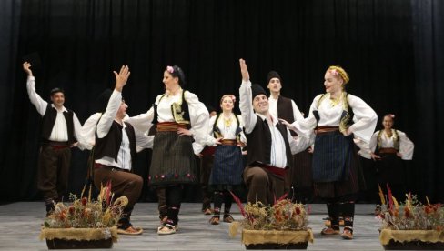 NEGUJU TRADICIJU I STARE OBIČAJE: Spomenar u Domu Kulture u Žitištu