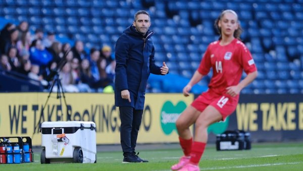 ХАОС! Смењен селектор женске фудбалске селекције због слања неприкладних порука фудбалеркама