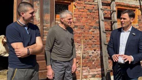 MALI U POSETI DOMAĆINSTVU BOŠKOVIĆ IZ BAJINE BAŠTE: Porodice koje na selu ostanu na okupu mogu uspešno da se bave poljoprivredom