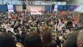 3.000 ЉУДИ ОСТАЛО ИСПРЕД ХАЛЕ У АРАНЂЕЛОВЦУ: Крцата дворана на митингу СНС