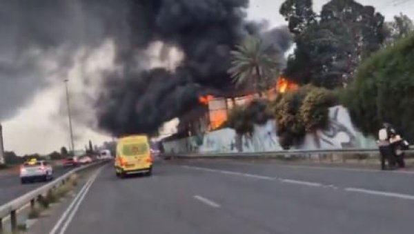 ЕКСПЛОЗИЈЕ У ТЕЛ АВИВУ: Црни дим куља изнад града (ВИДЕО)