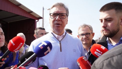 VUČIĆ U SMEDEREVSKOJ PALANCI: Predsednik obilazi manastir Pinosava (VIDEO)