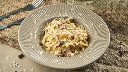 RECEPT ZA POSNU KARBONARU: Kremasta je, ukusna i sprmna je za 20 minuta