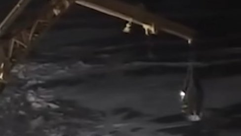 DVOJE NEMACA SPASENO NAKON SOS POZIVA: Ostali zaglavljeni na ledenim sankama u Baltičkom moru (VIDEO)