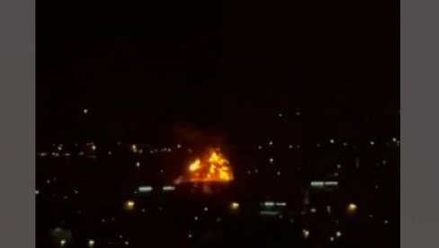 ПОГОЂЕН МЕЂУНАРОДНИ АЕРОДРОМ У ДУБАИЈУ: Ватра гута све пред собом (ВИДЕО)