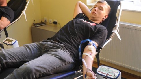 POLOŽILI ISPIT HUMANOSTI: Uspešna akcija dobrovoljnog davalaštva krvi kraljevčkih maturanta