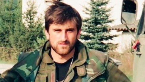 ОД ВУКОВАРА ДО КОШАРА НА ПРВОЈ ЛИНИЈИ:Команданту 10. Диверзантског одреда ВРС,у центру Шековића откривен  споменик