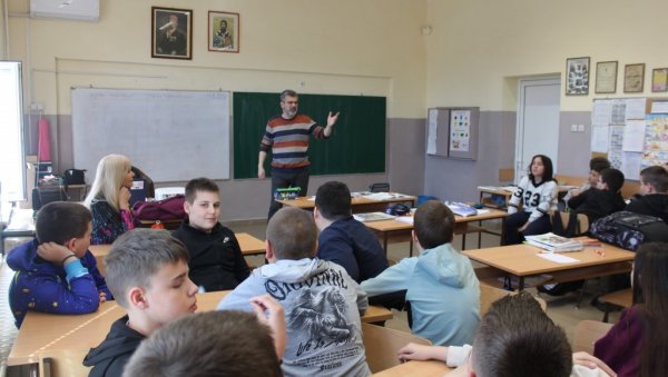 КО СЕ БОЈИ ВУКА ЈОШ? Едукативни квиз за основце у Адранима