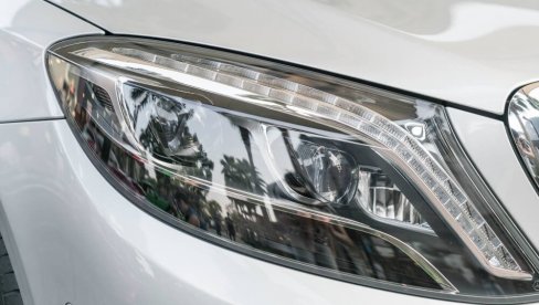 KRISTALNO JASNI FAROVI: Kako da sami uradite profesionalnu restauraciju polimerizacijom?