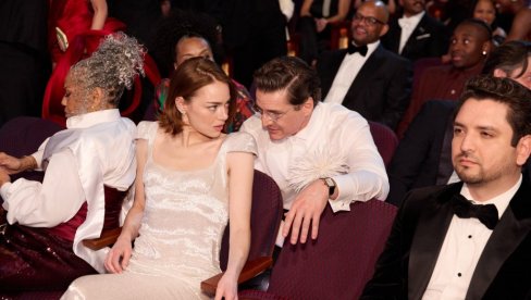 ПЕДРО ПАСКАЛ НЕ ЛИЧИ НА СЕБЕ: Миљеник жена потпуно променио изглед (ФОТО)