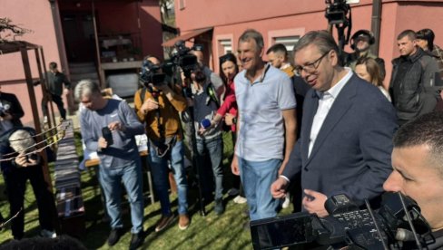 NEKI SU POKUŠALI DA PODELE PORODICE, DA OKRENU MLADE PROTIV STARIH Vučić u Sevojnu: Zato apelujem na ljude da radimo, da se borimo