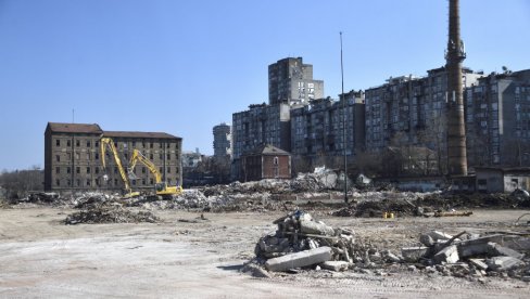 CRVENA KUĆA KAO SEĆANJE NA ZONU INDUSTRIJE: Objekti u Bulevaru despota Stefana trebalo bi da budu sačuvani (FOTO)