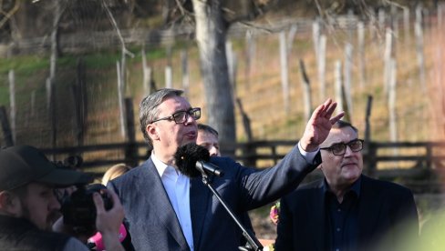 PREDSEDNIK SA MEŠTANIMA KOTRAŽA: Država će da ispuni ono što su vam godinama obećavali (VIDEO)