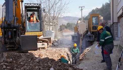 ТРЕБИЊСКО НАСЕЉЕ ПОЛИЦЕ КОНАЧНО ДОБИЈА КАНАЛИЗАЦИЈУ: Решава се проблем фекалне и оборинске одводње